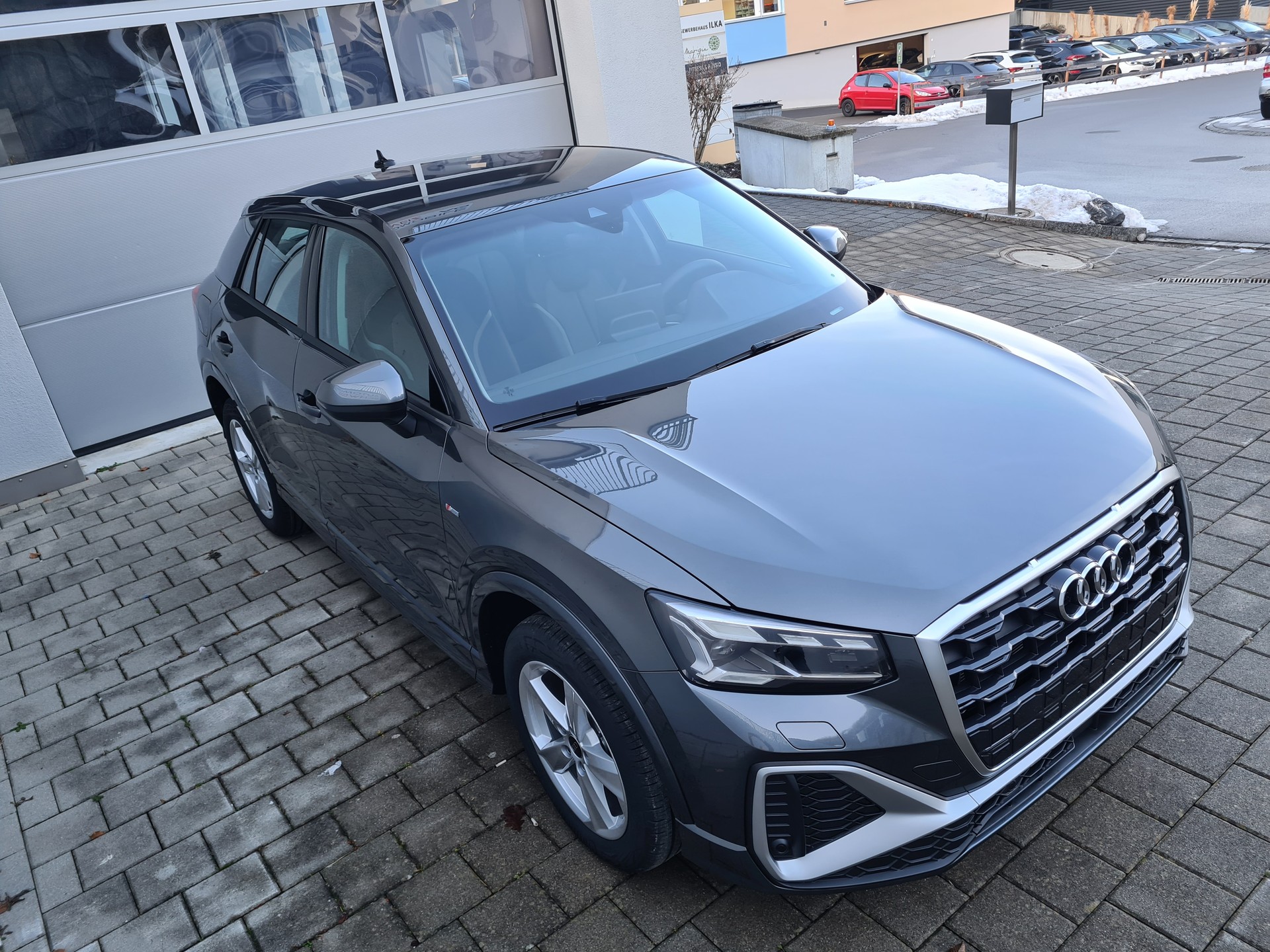 AUDI Q2 35 TFSI S line S-tronic-image-5