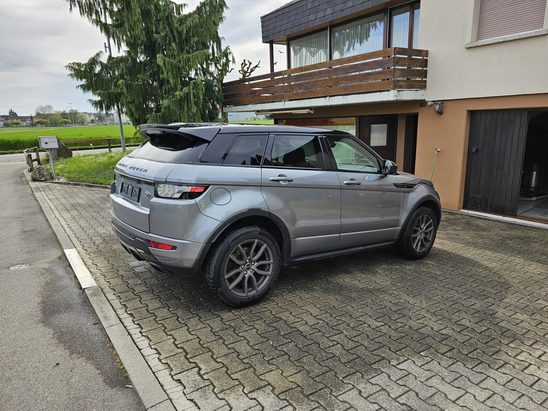 LAND ROVER Range Rover Evoque 2.0 Si4 Dynamic AT9-image-2