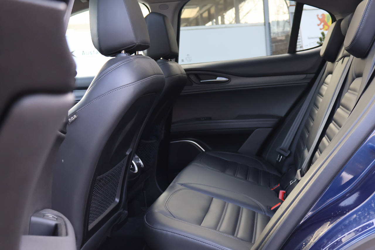 ALFA ROMEO Stelvio 2.0 Q4 280 First Edition-image-15
