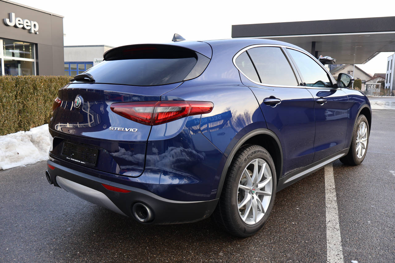 ALFA ROMEO Stelvio 2.0 Q4 280 First Edition-image-2