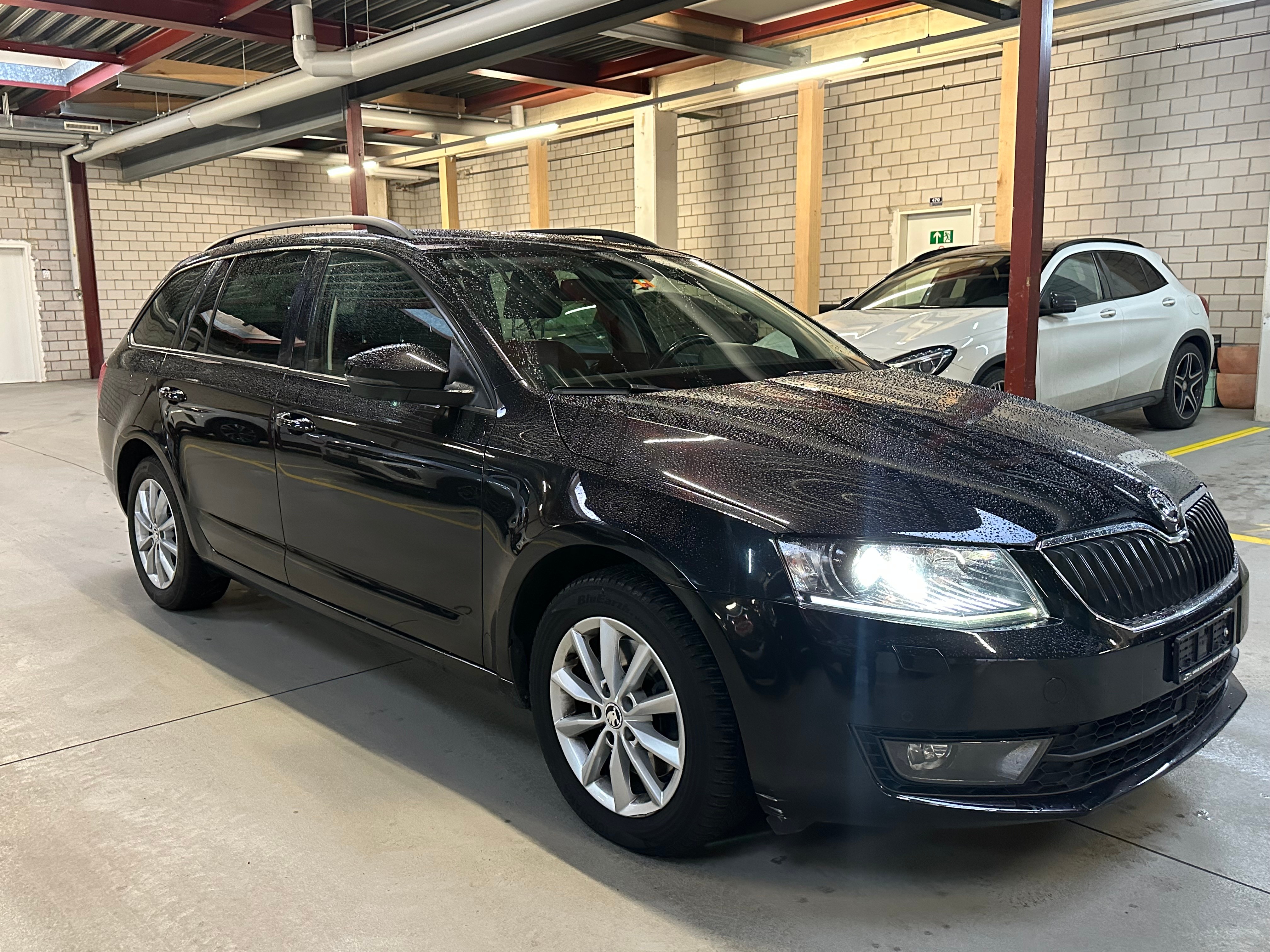 SKODA Octavia Combi 2.0 (Kombi)