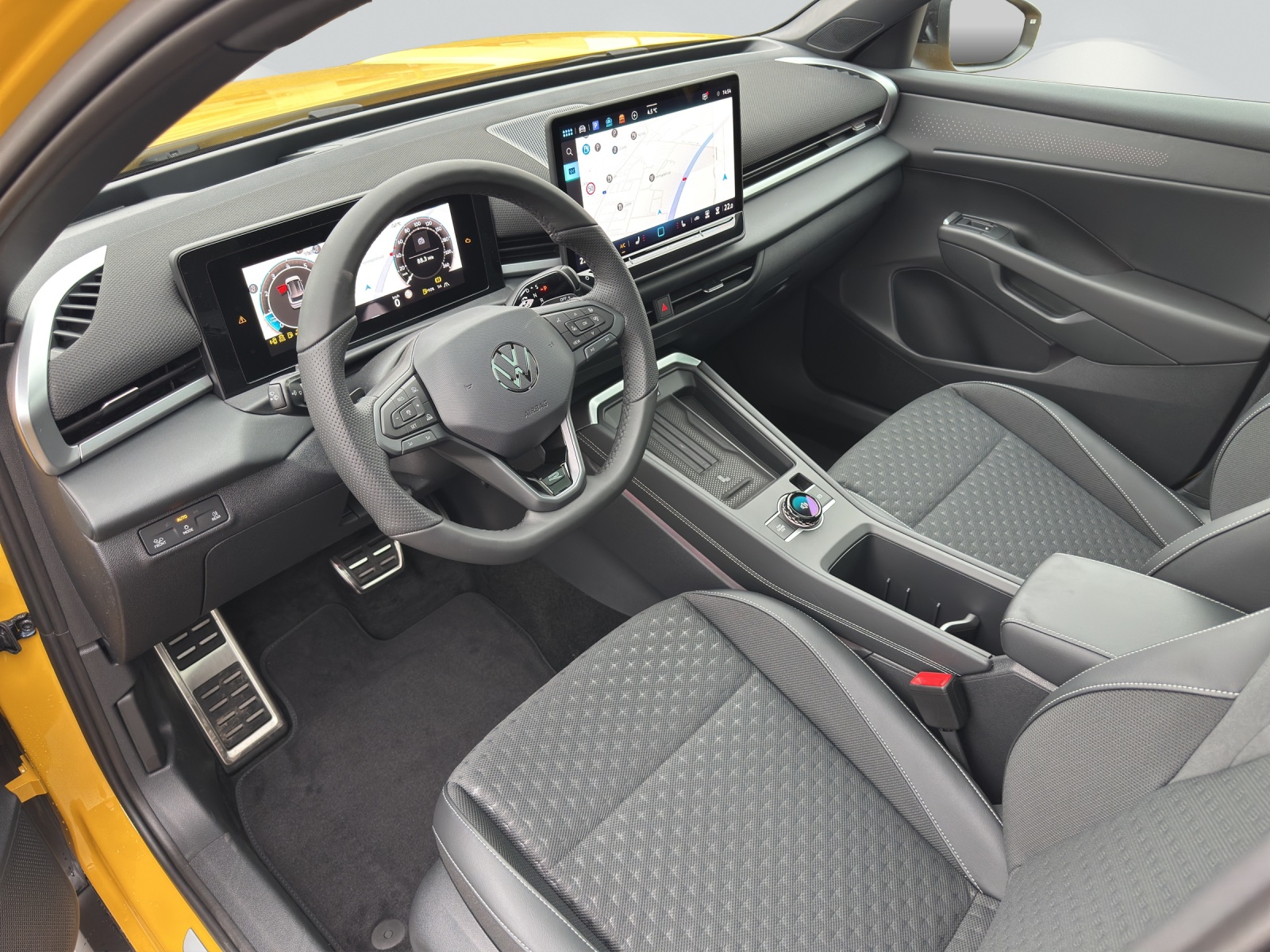 VW T-Roc 1.5 eTSI mHEV R-Line DSG-image-4