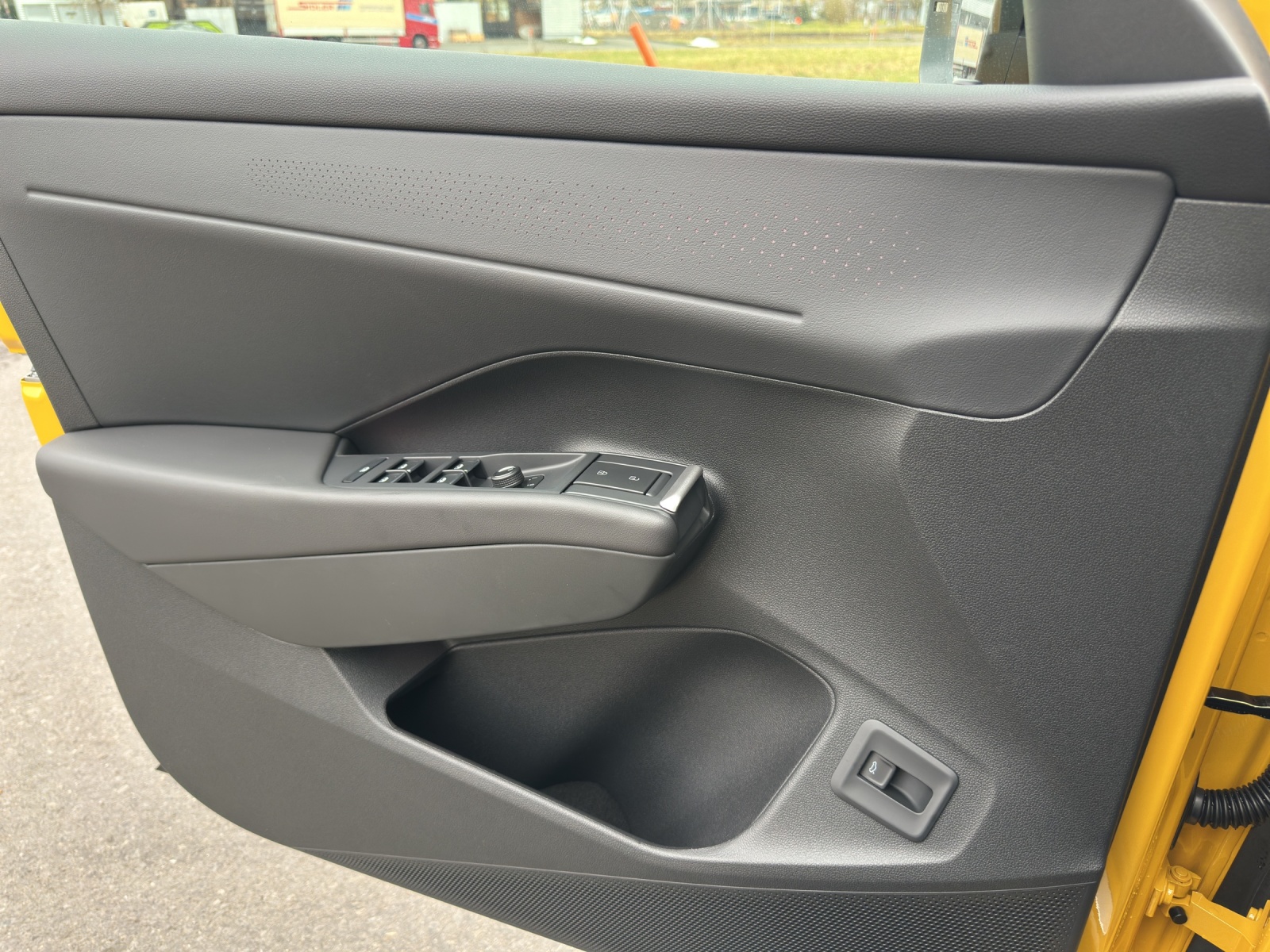 VW T-Roc 1.5 eTSI mHEV R-Line DSG-image-15
