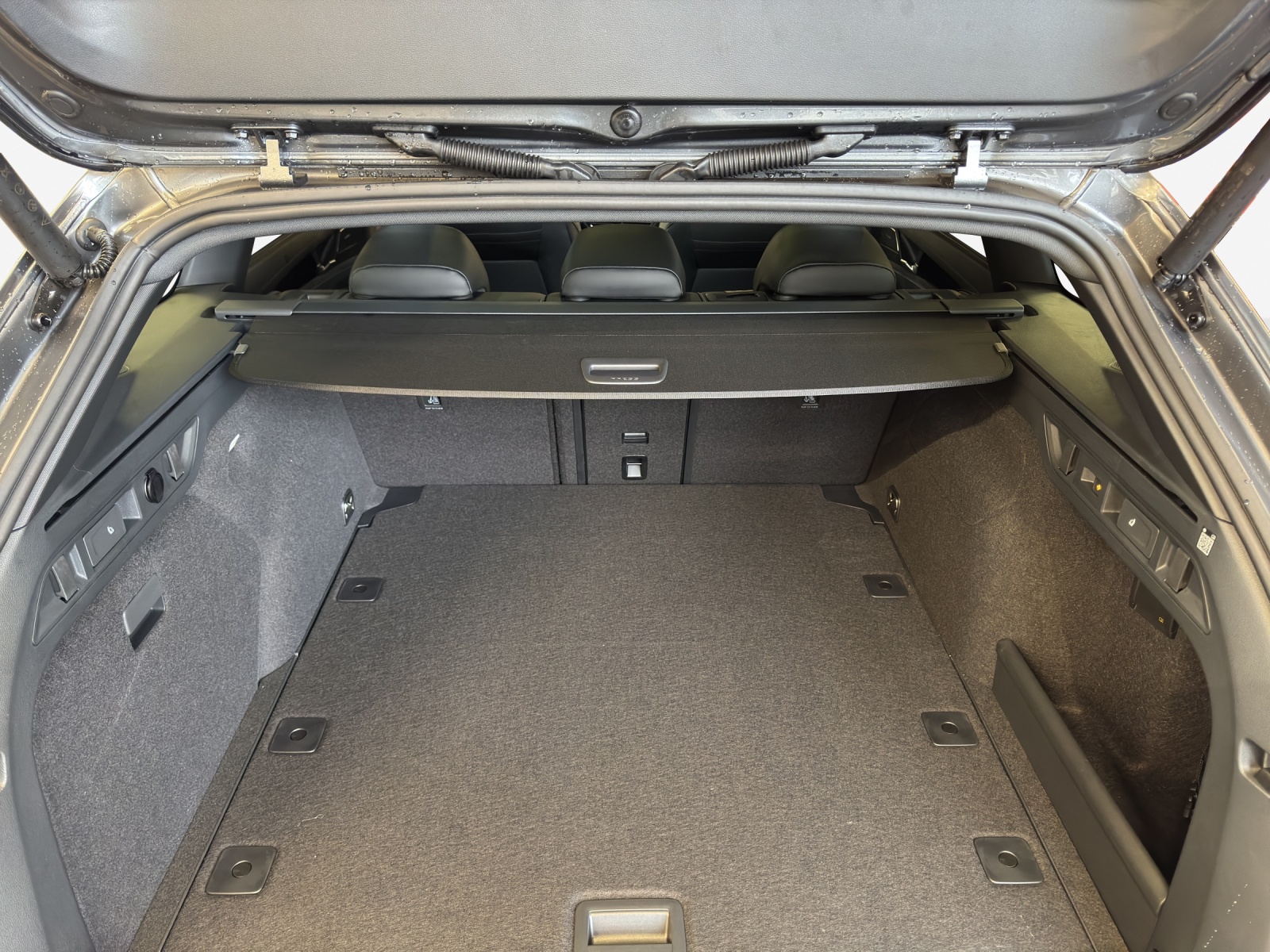 VW Passat Variant 2.0 TSI evo4 R-Line 4 Motion DSG-image-12