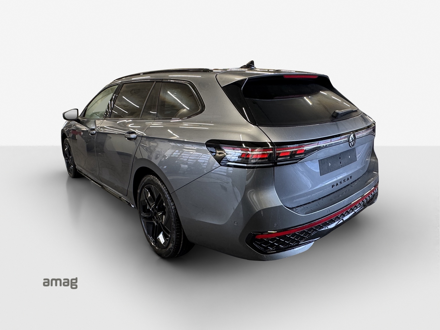 VW Passat Variant 2.0 TSI evo4 R-Line 4 Motion DSG-image-2