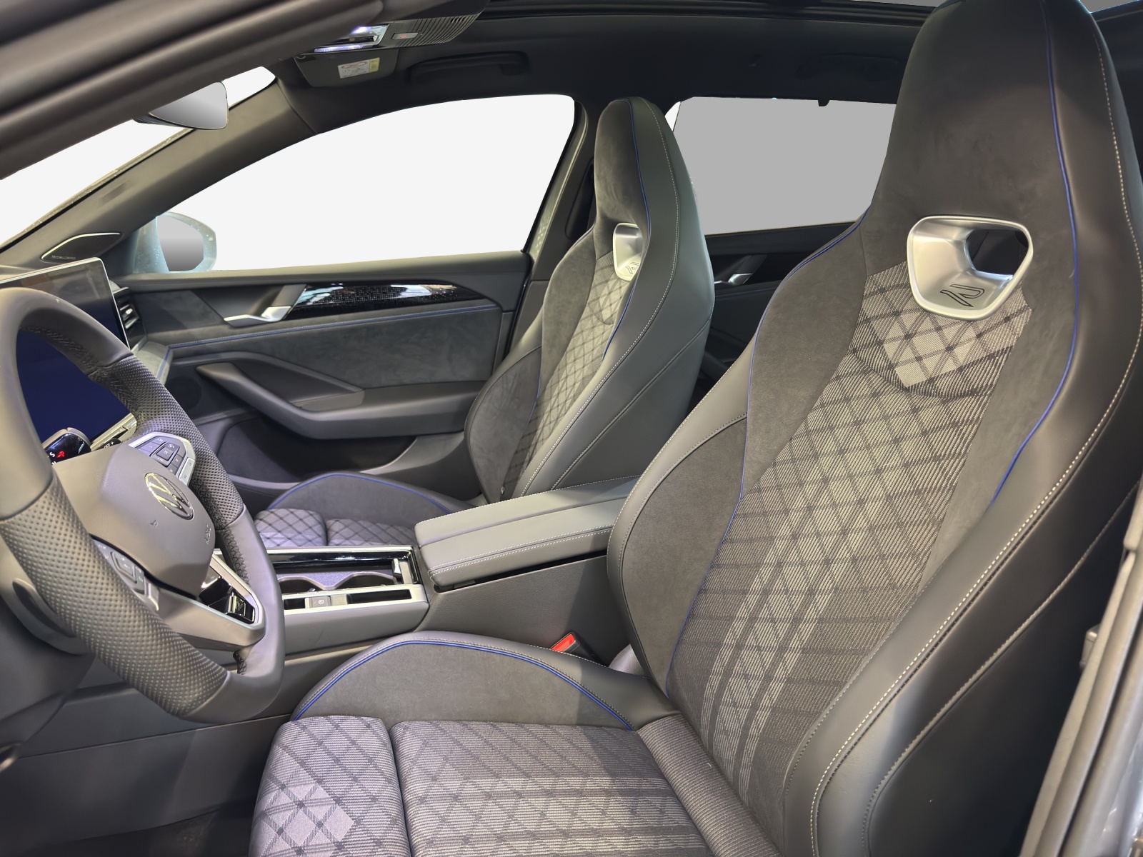 VW Passat Variant 2.0 TSI evo4 R-Line 4 Motion DSG-image-7