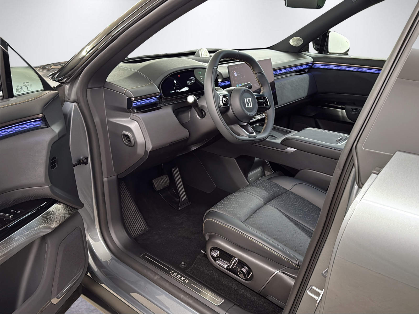 ZEEKR 7X Privilege AWD-image-13