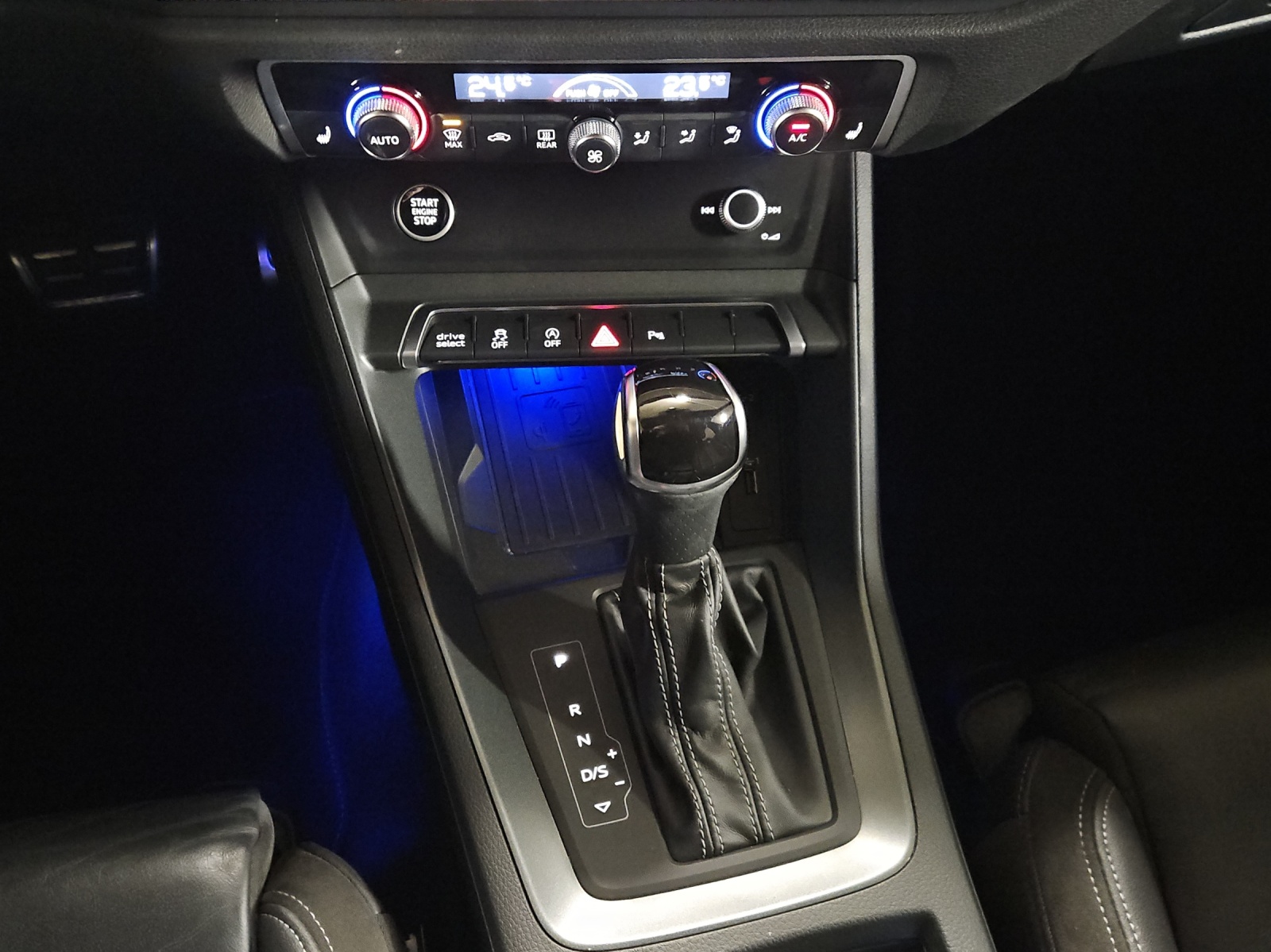 AUDI Q3 Sportback 40 TDI Attraction quattro S-tronic-image-21