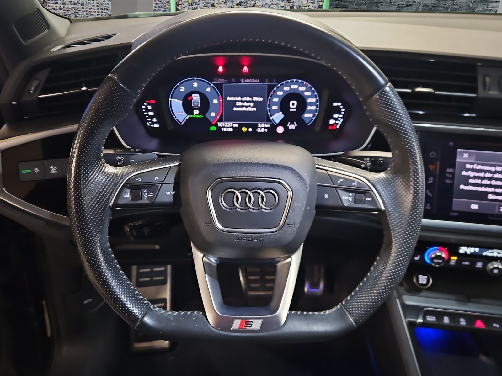 AUDI Q3 Sportback 40 TDI Attraction quattro S-tronic-image-11