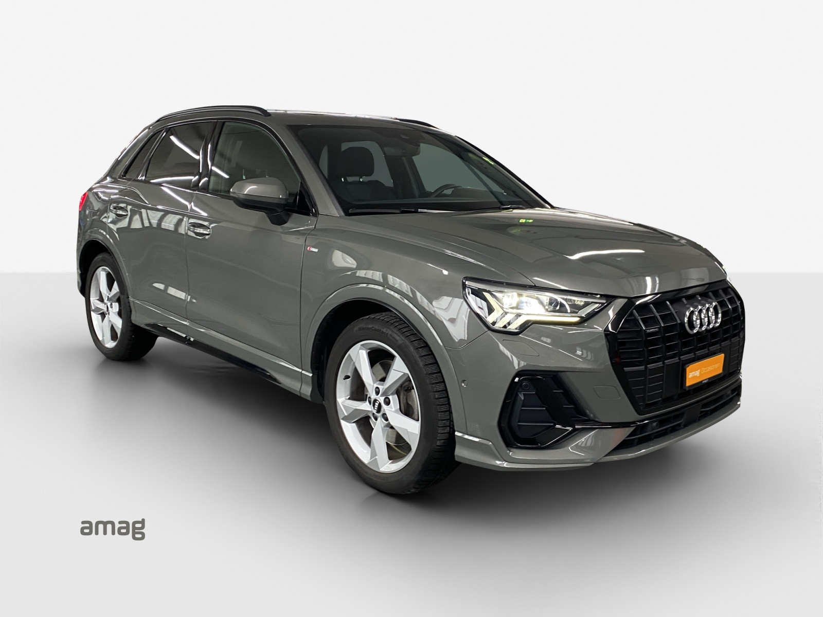 AUDI Q3 40 TDI S line quattro S-tronic-image-5