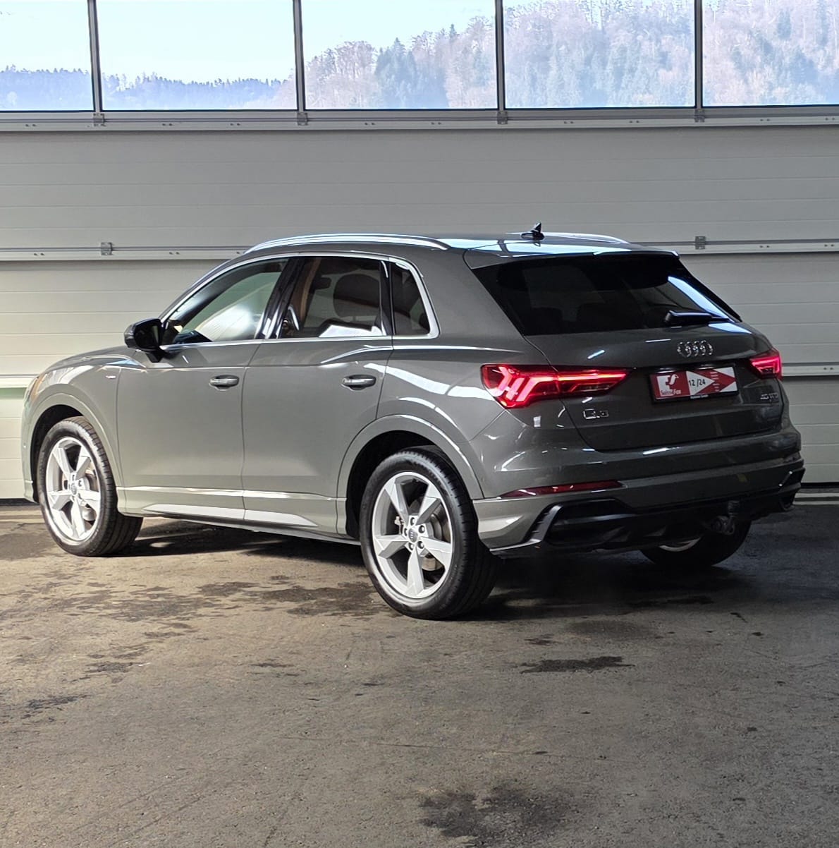 AUDI Q3 40 TFSI S line quattro S-tronic *MIT AHK*-image-2
