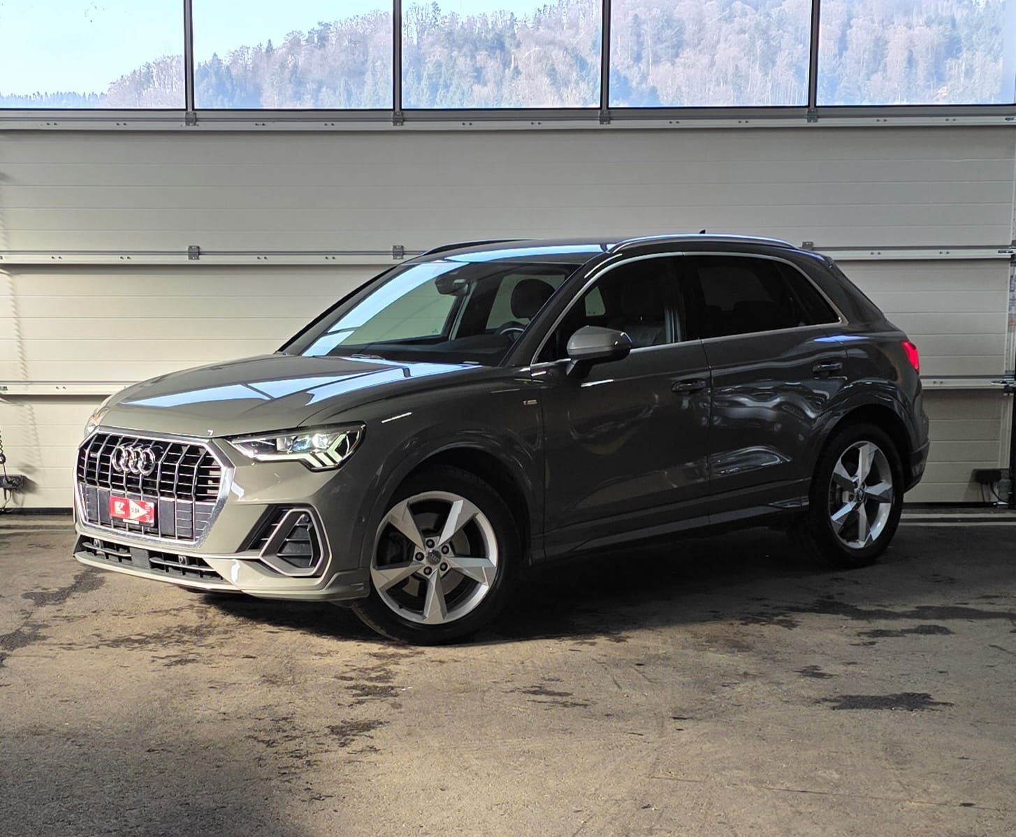 AUDI Q3 40 TFSI S line quattro S-tronic *MIT AHK*