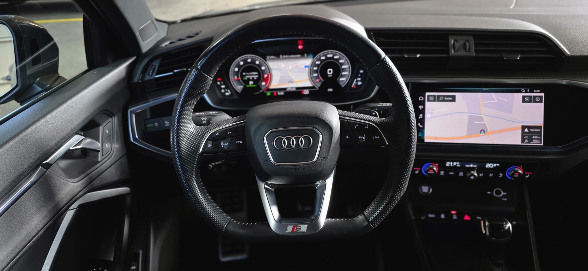 AUDI Q3 40 TFSI S line quattro S-tronic *MIT AHK*-image-11