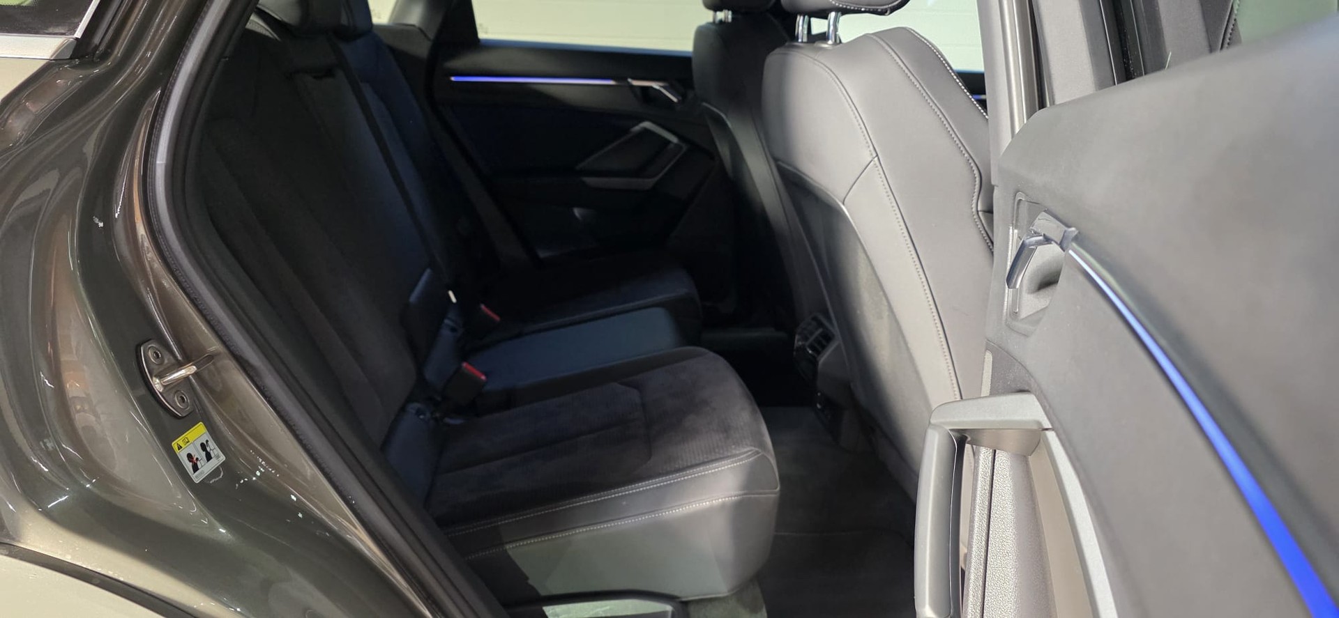 AUDI Q3 40 TFSI S line quattro S-tronic *MIT AHK*-image-25