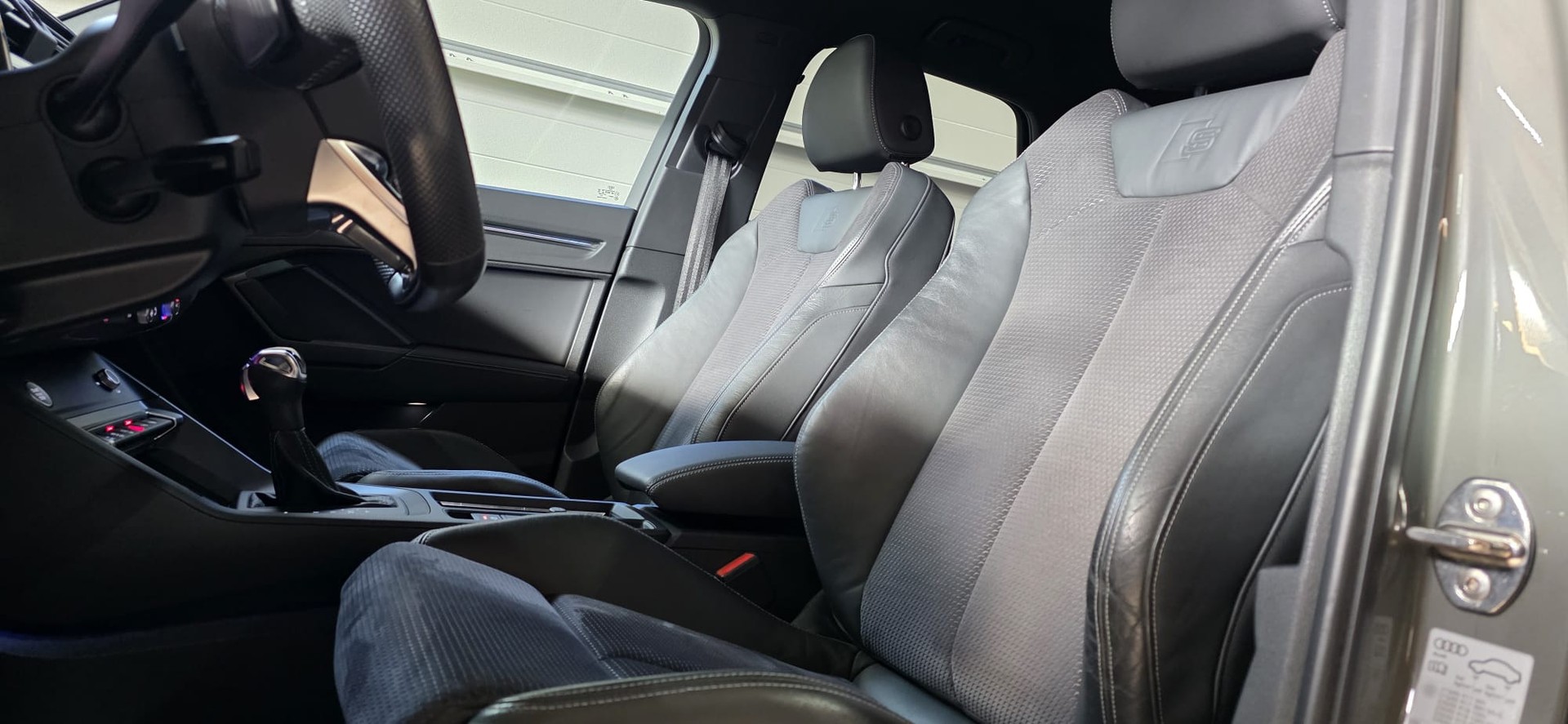 AUDI Q3 40 TFSI S line quattro S-tronic *MIT AHK*-image-9