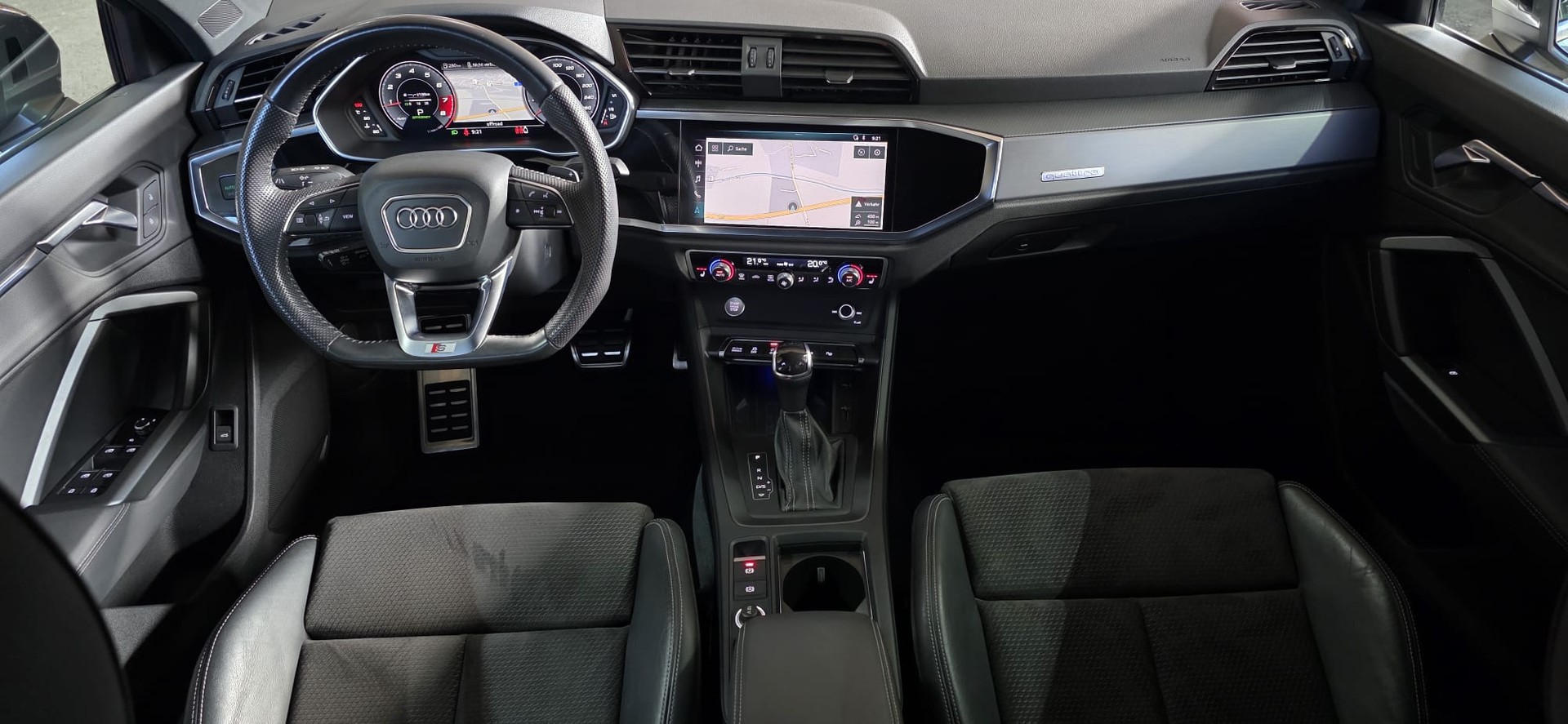AUDI Q3 40 TFSI S line quattro S-tronic *MIT AHK*-image-10