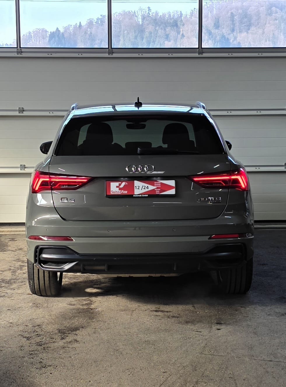 AUDI Q3 40 TFSI S line quattro S-tronic *MIT AHK*-image-3