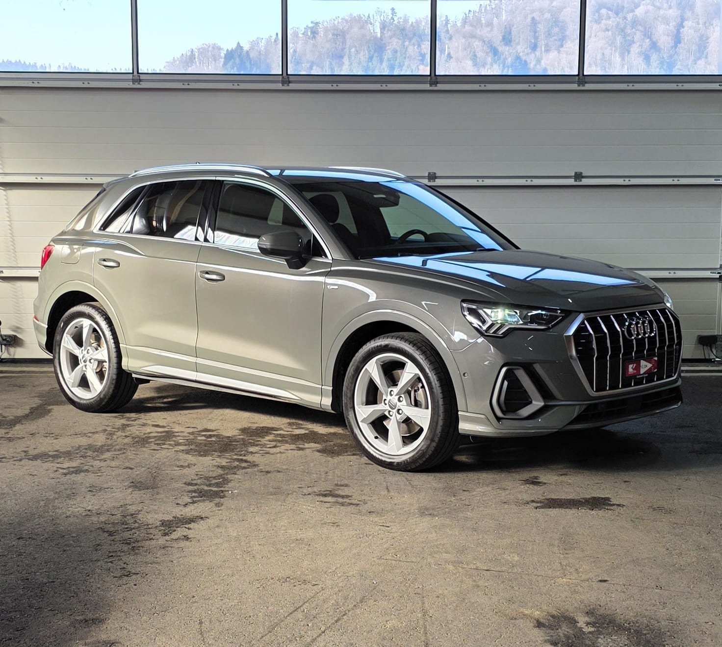 AUDI Q3 40 TFSI S line quattro S-tronic *MIT AHK*-image-6