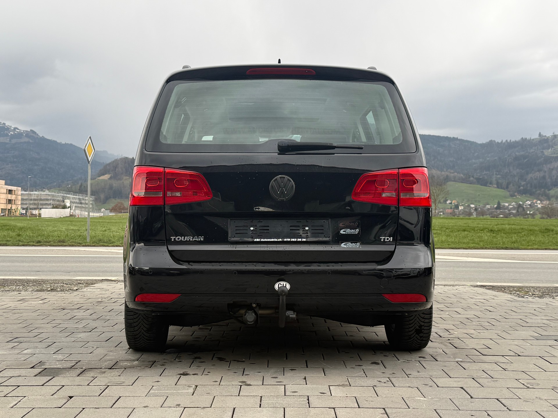 VW Touran 1.6 TDI Trendline 7-Plätzer-image-6