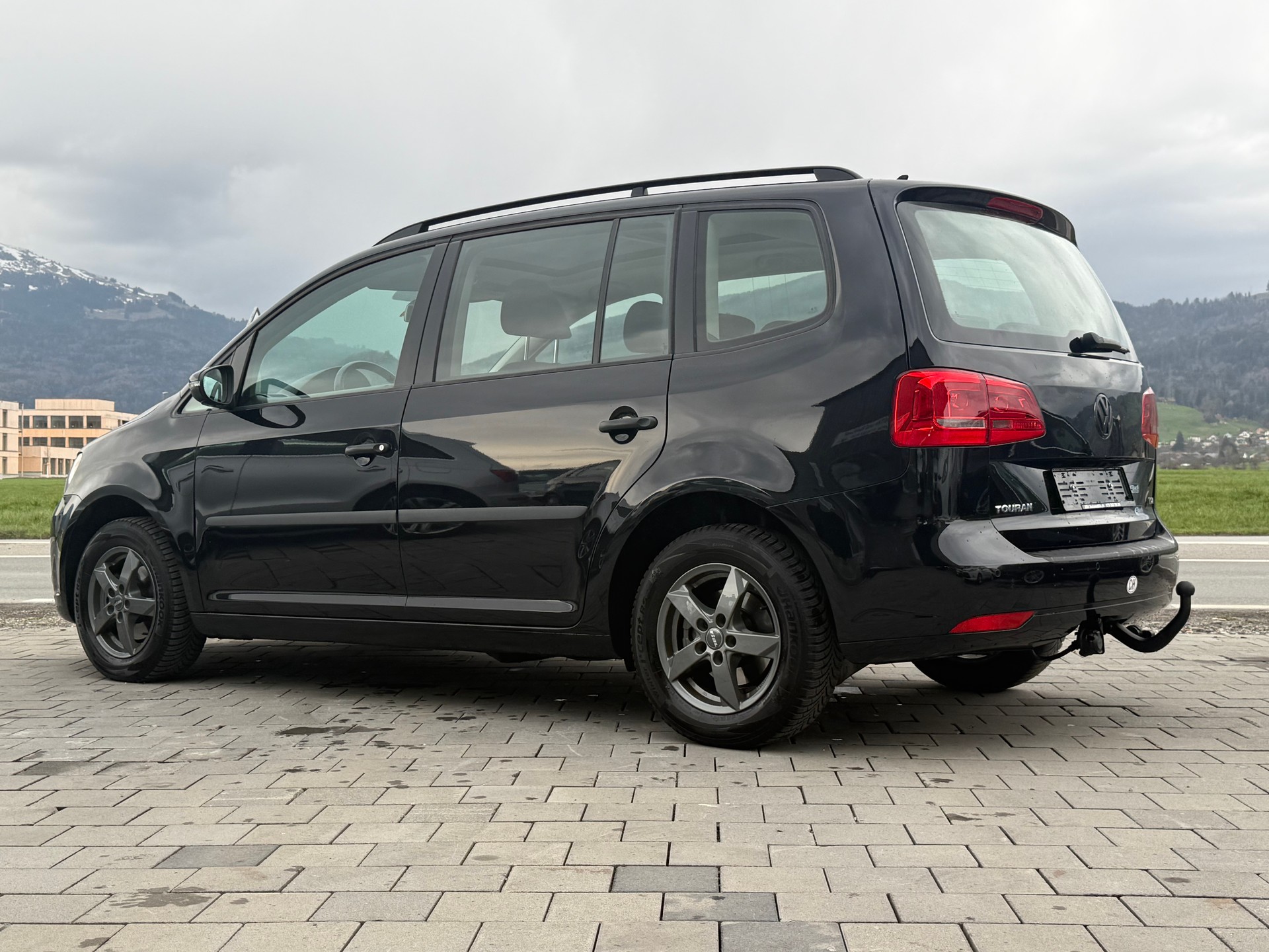 VW Touran 1.6 TDI Trendline 7-Plätzer-image-7
