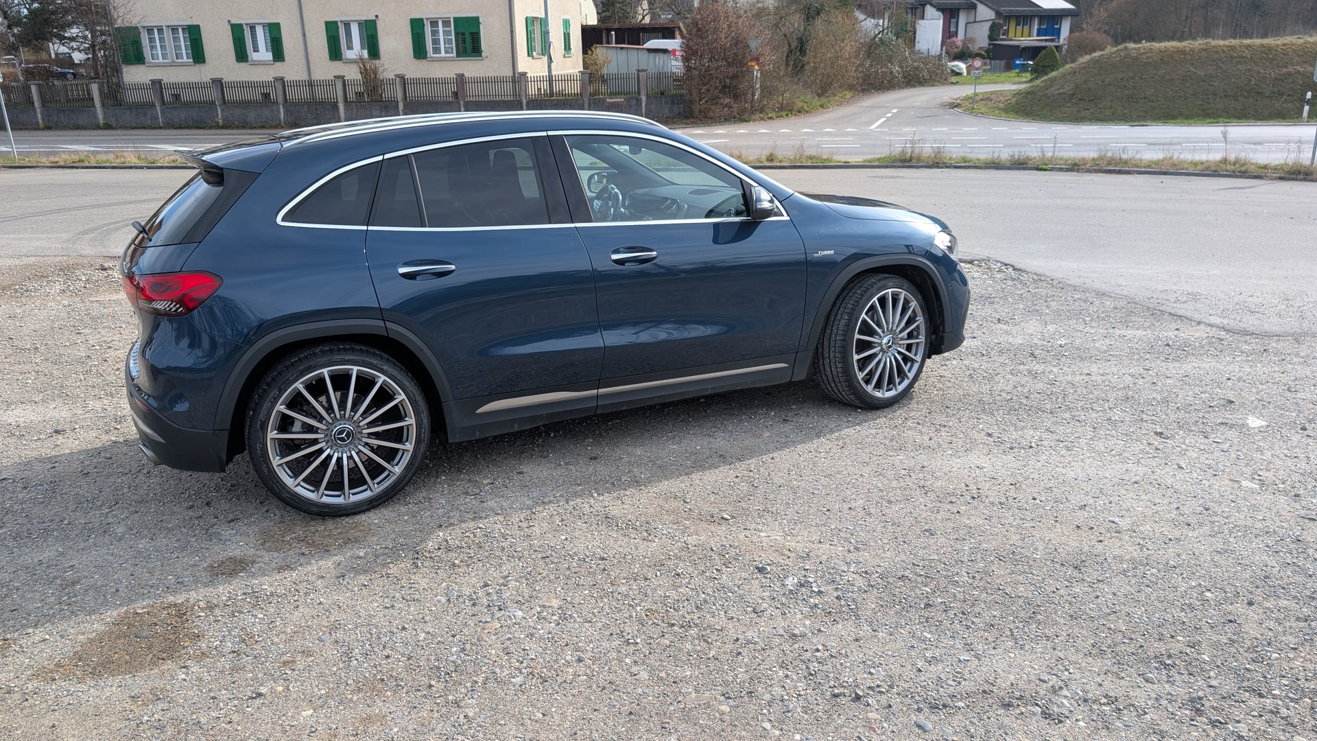 MERCEDES-BENZ GLA 35 AMG 4Matic 8G-Speedshift DCT-image-3