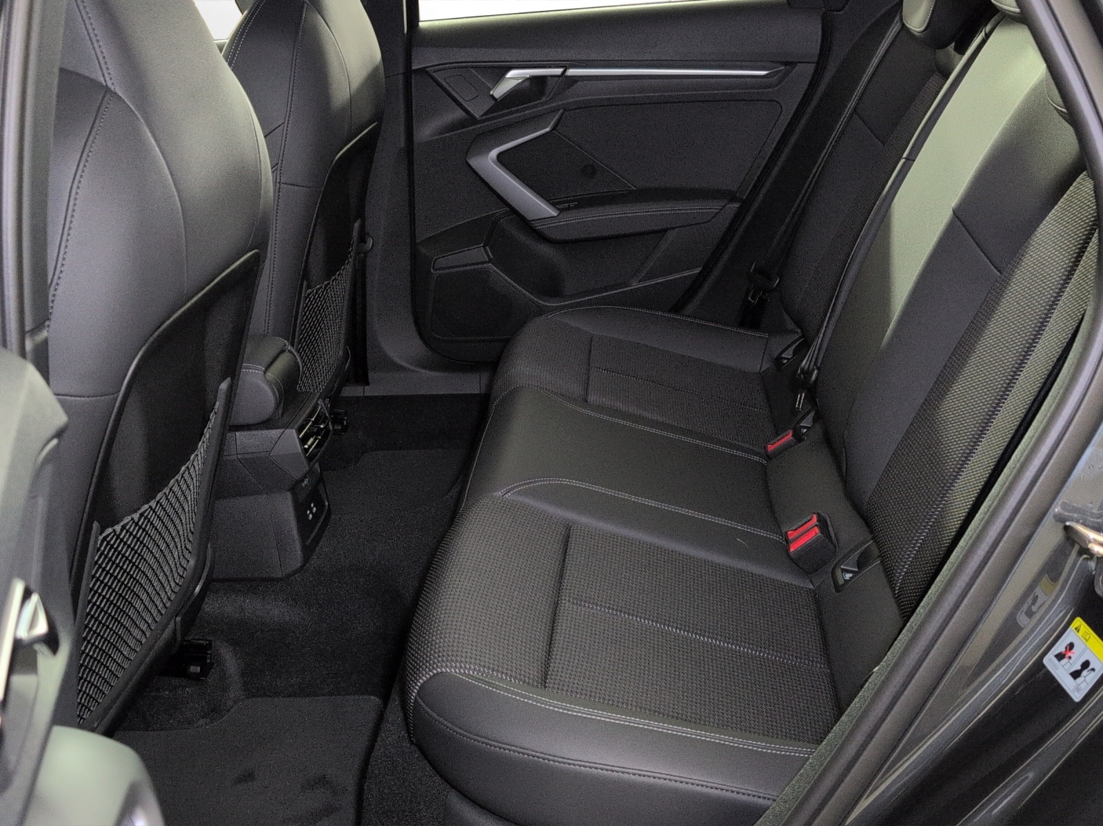 AUDI A3 Sportback 35 TFSI advanced Attraction S-tronic-image-11