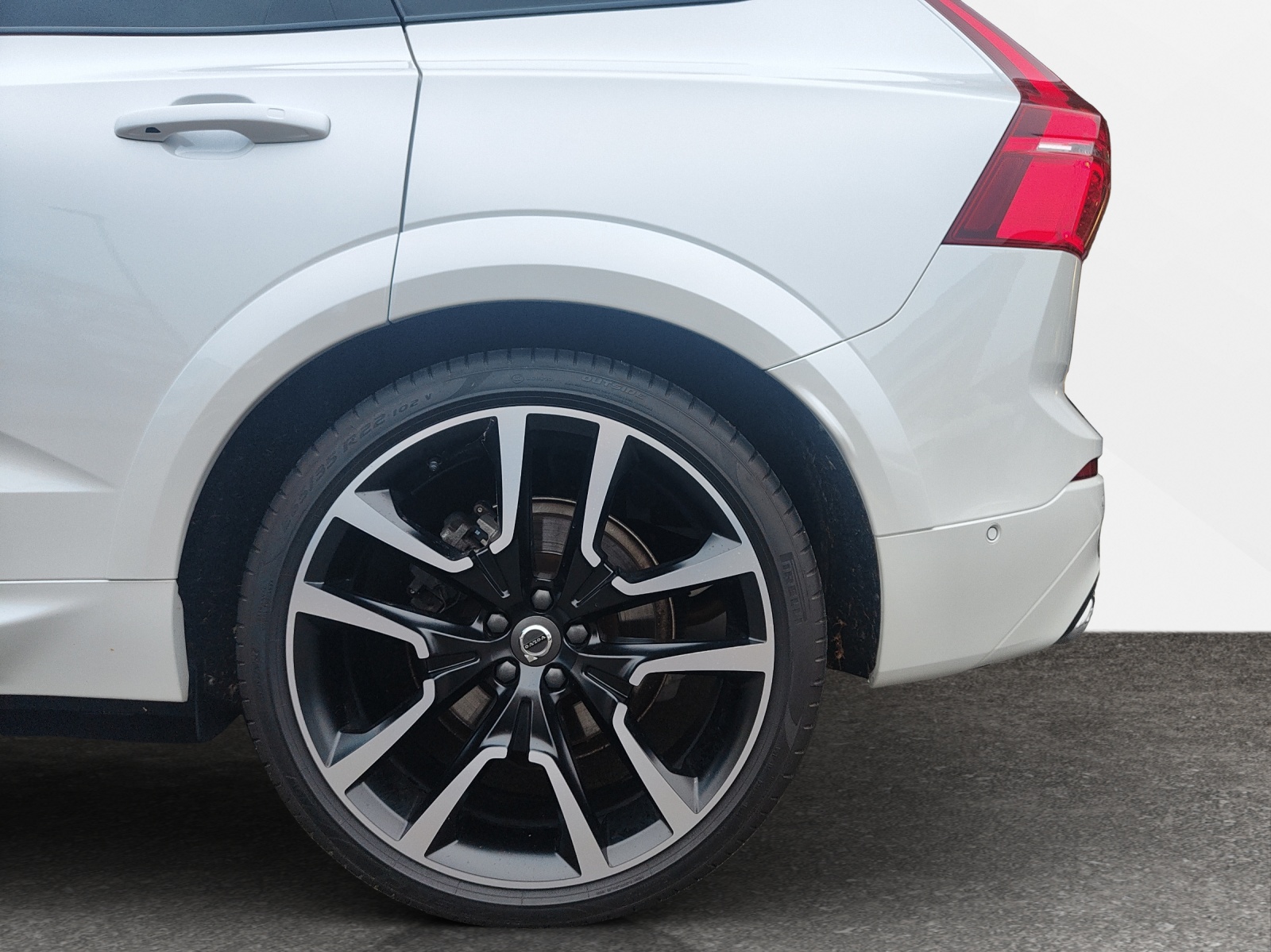 VOLVO XC60 2.0 T8 TE R-Design eAWD-image-15