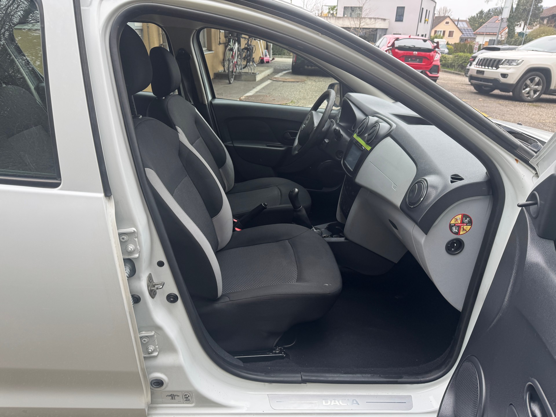 DACIA Sandero 1.2 Ambiance-image-8