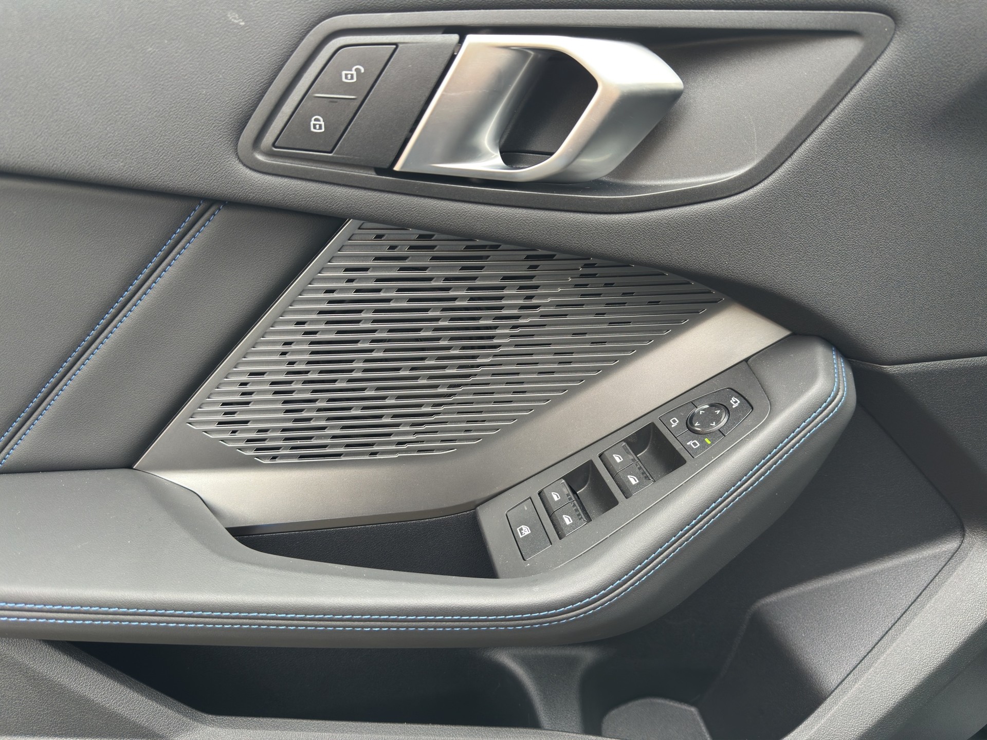 BMW 120 M Sport Steptronic-image-8
