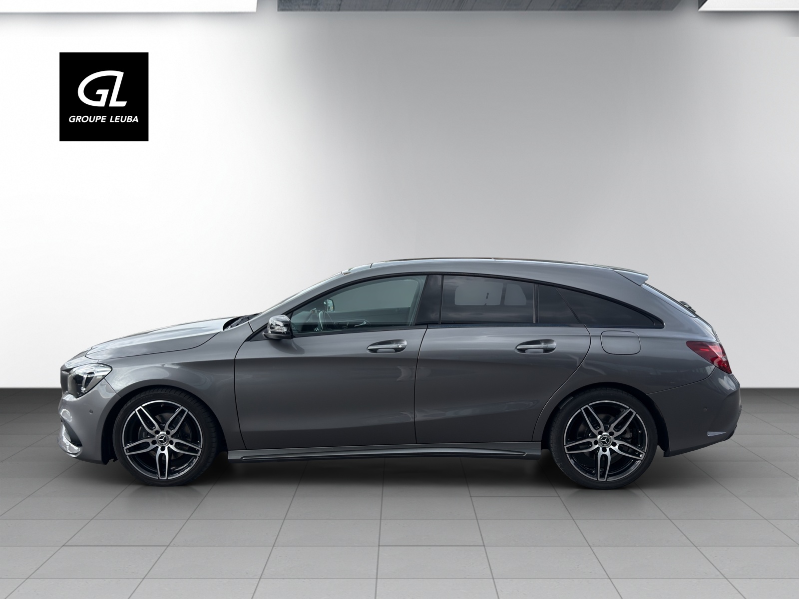 MERCEDES-BENZ CLA 200 AMG Line-image-3