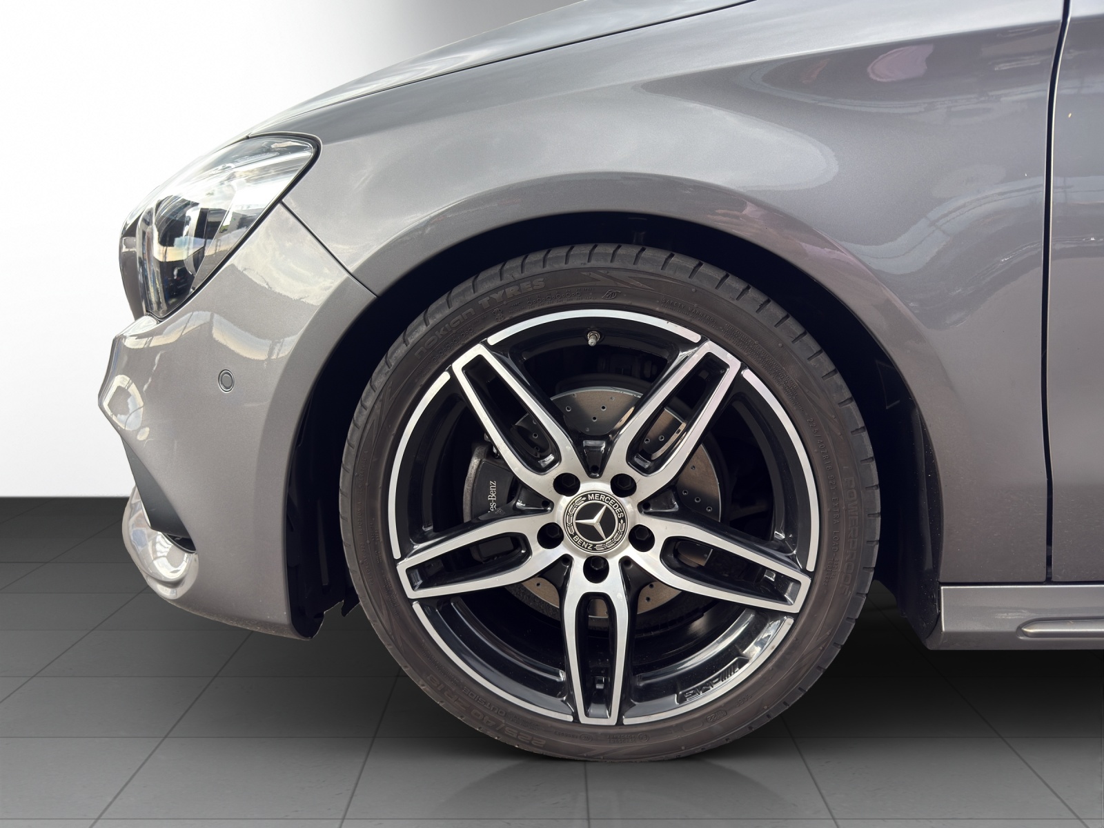 MERCEDES-BENZ CLA 200 AMG Line-image-5