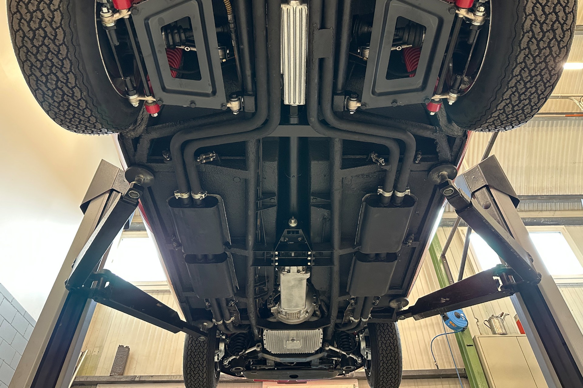 FERRARI 365 GT 2+2-image-13