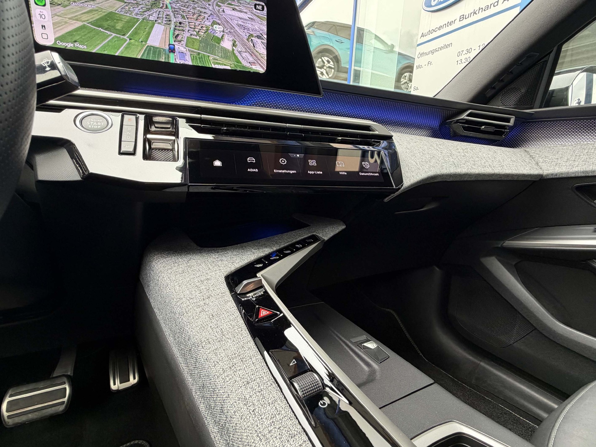 PEUGEOT 5008 1.2 Hybrid GT * 5 Jahre Werksgarantie*-image-11