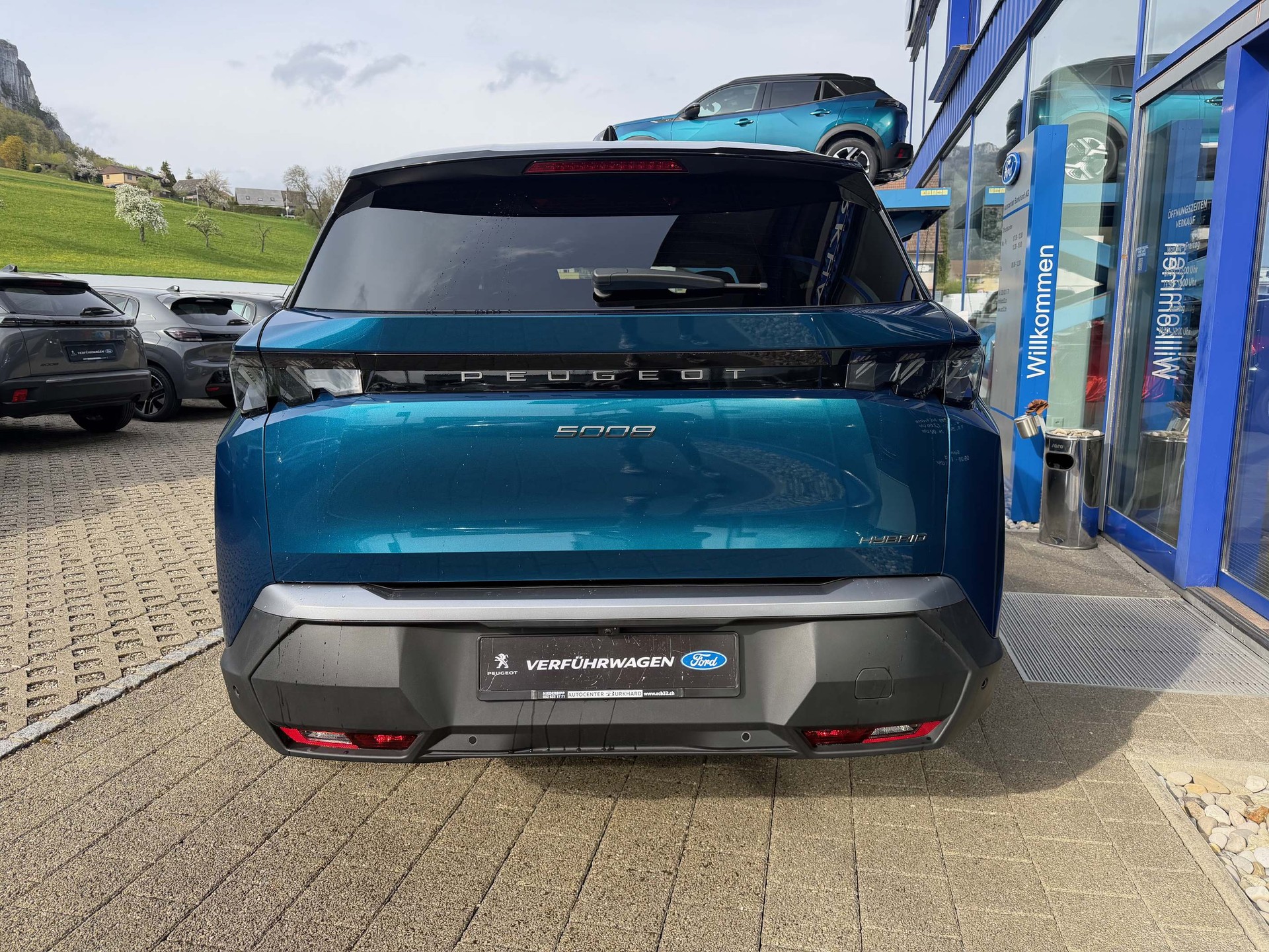 PEUGEOT 5008 1.2 Hybrid GT * 5 Jahre Werksgarantie*-image-2