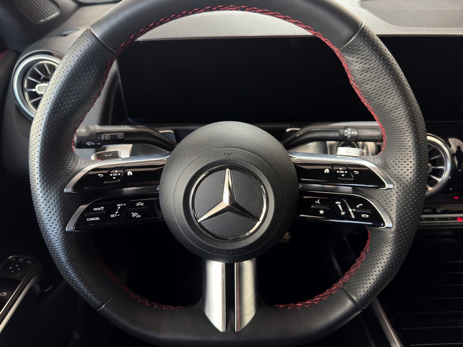 MERCEDES-BENZ GLB 200 AMG-Line 7G-Tronic "Night Star-Distronic"-image-11