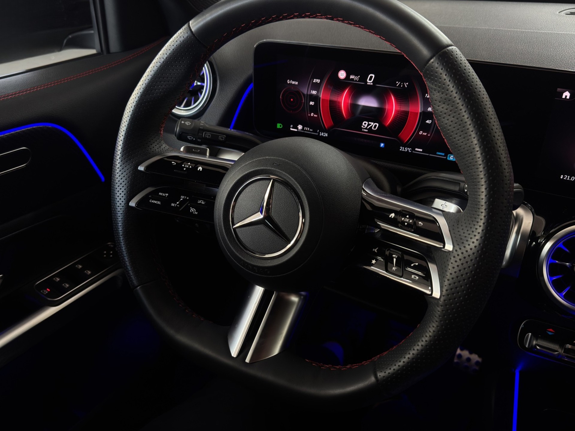 MERCEDES-BENZ GLB 200 AMG-Line 7G-Tronic "Night Star-Distronic"-image-12