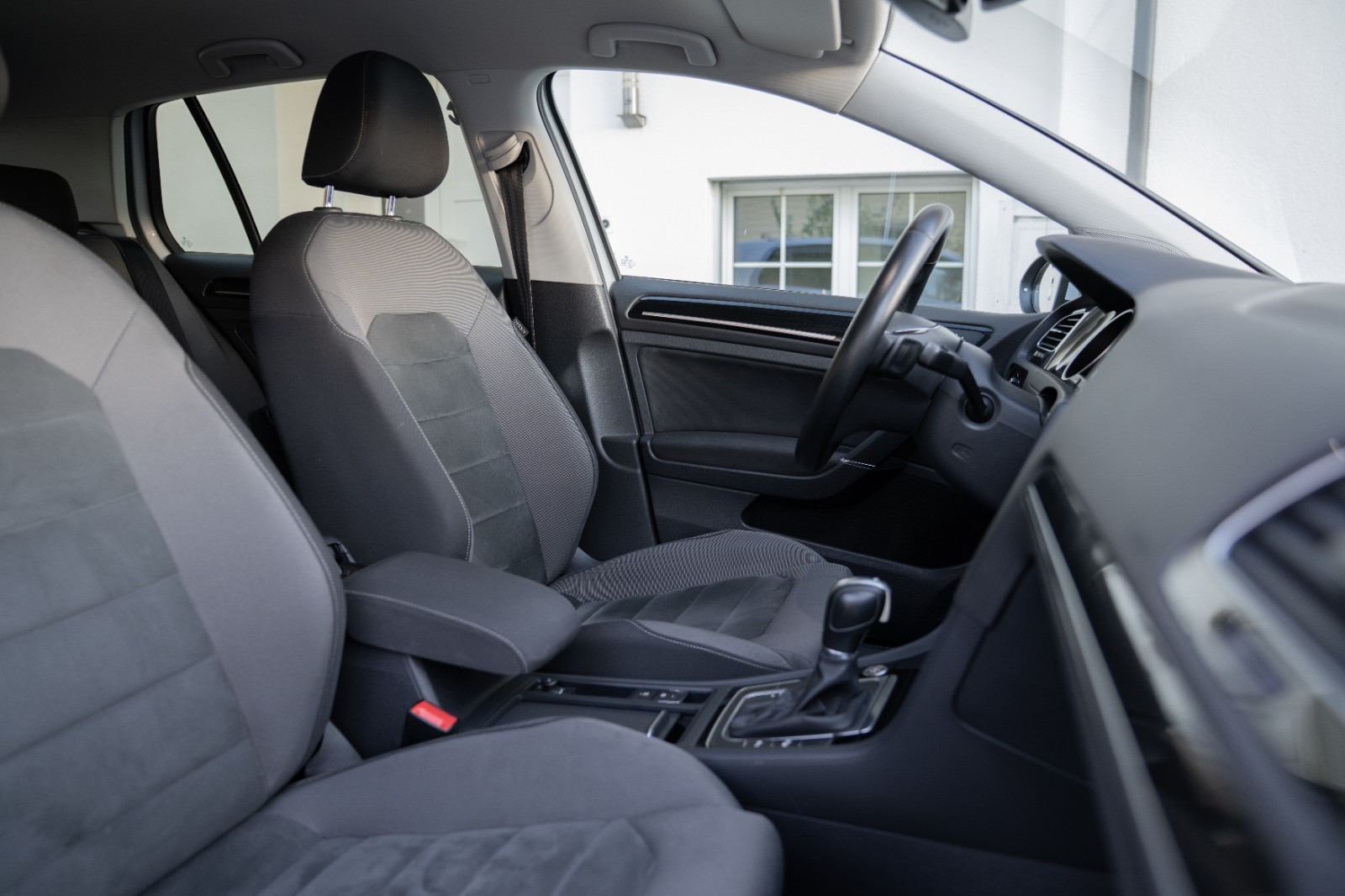 VW Golf 1.5 TSI EVO Comfortline DSG-image-9