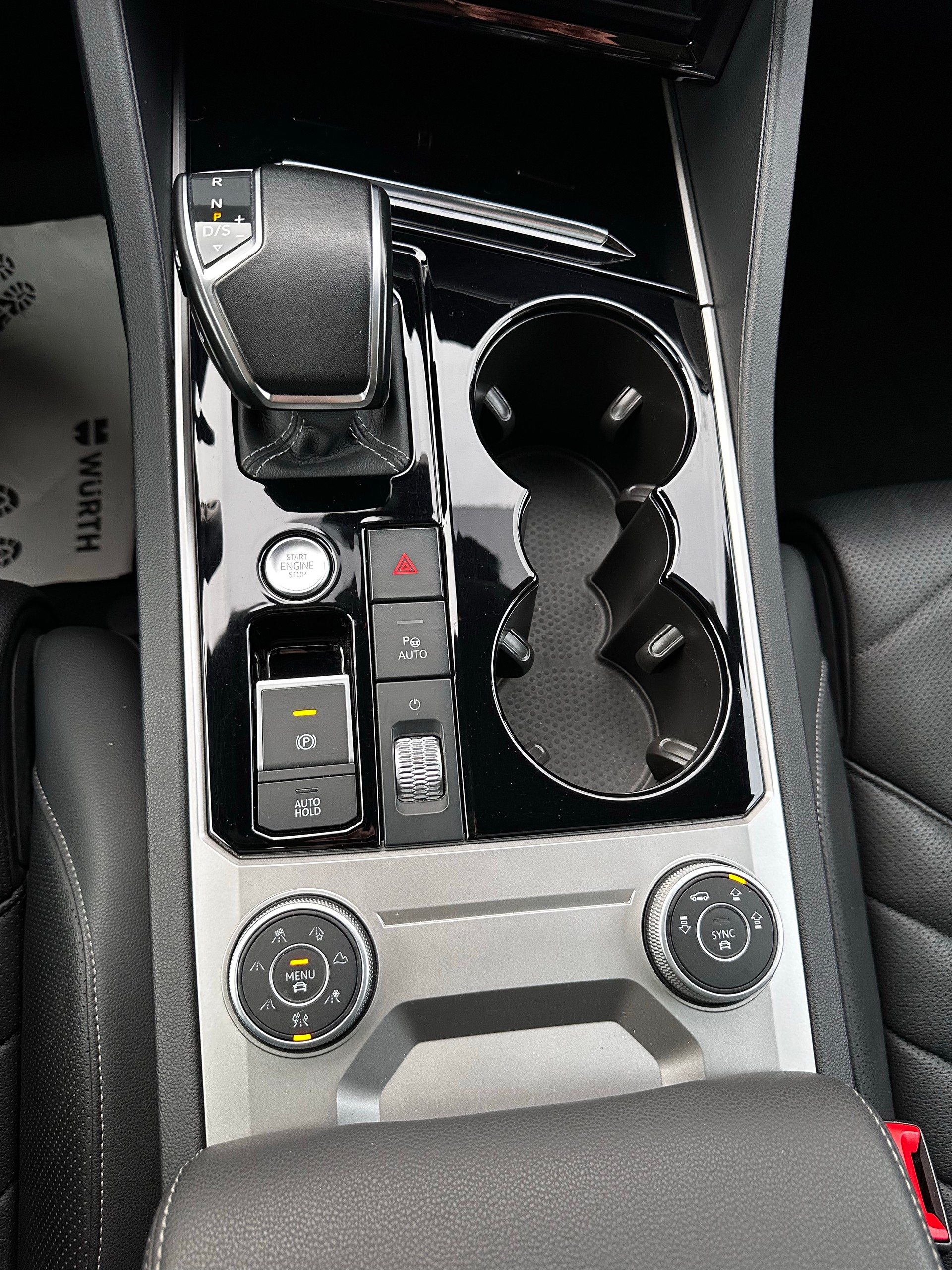 VW Touareg 3.0 TSI eHybrid R Tiptronic-image-10