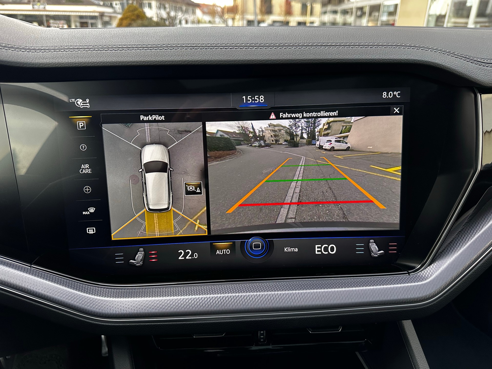 VW Touareg 3.0 TSI eHybrid R Tiptronic-image-8