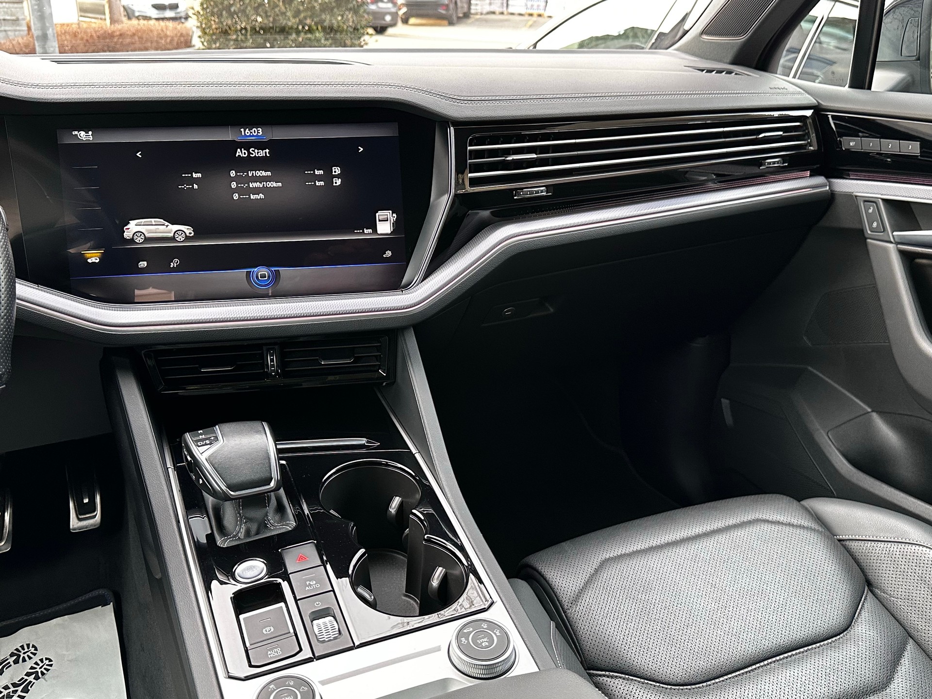 VW Touareg 3.0 TSI eHybrid R Tiptronic-image-7