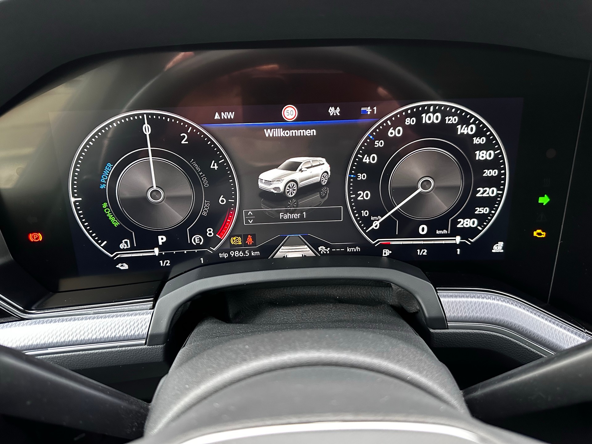 VW Touareg 3.0 TSI eHybrid R Tiptronic-image-9