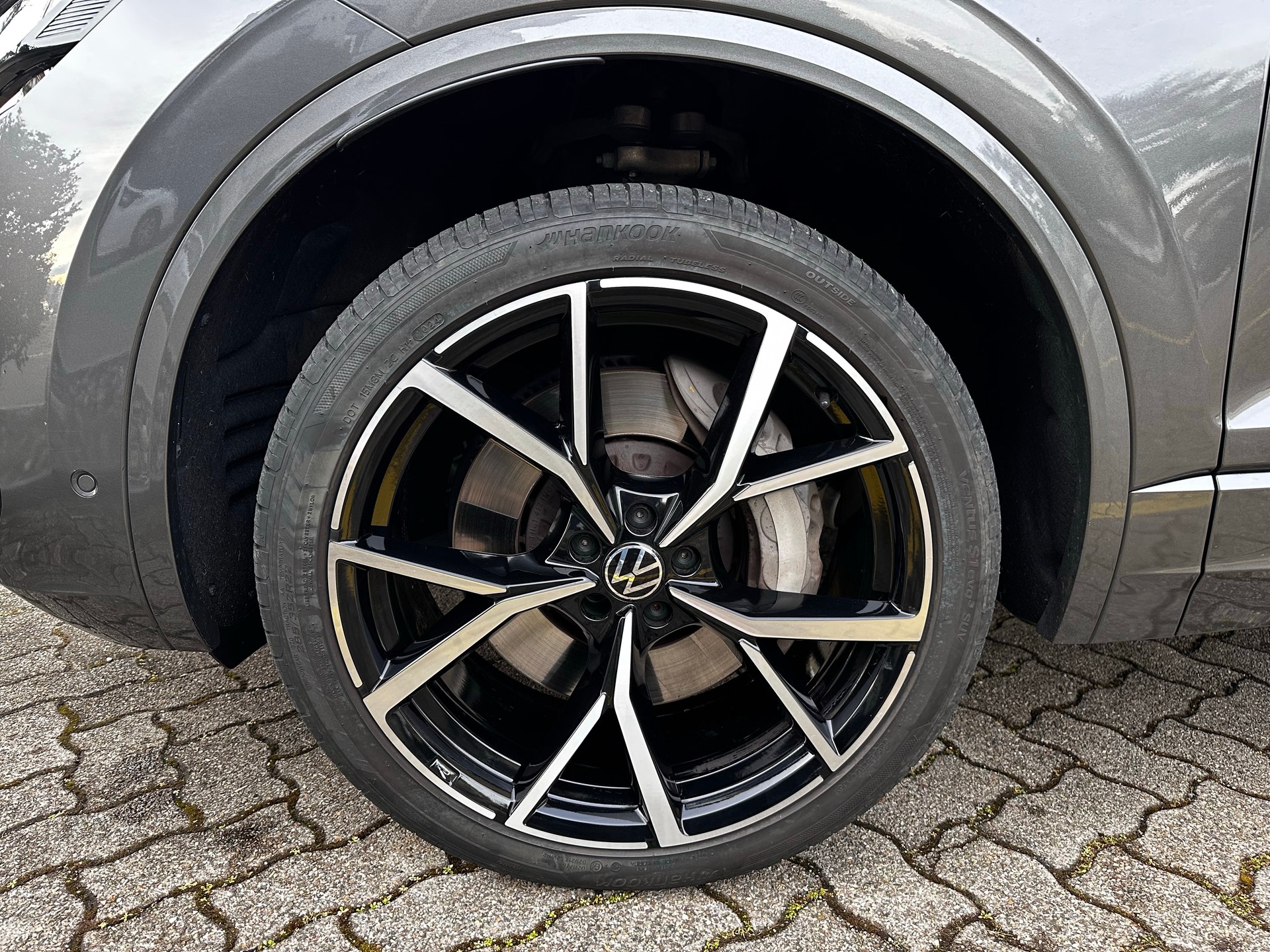 VW Touareg 3.0 TSI eHybrid R Tiptronic-image-12
