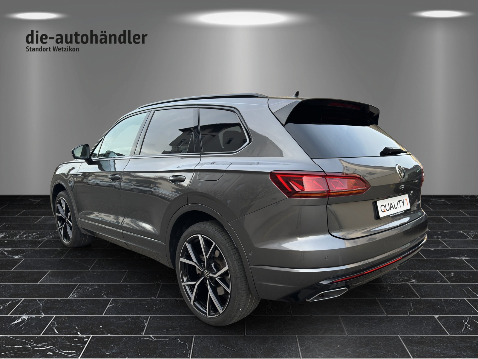 VW Touareg 3.0 TSI eHybrid R Tiptronic-image-3
