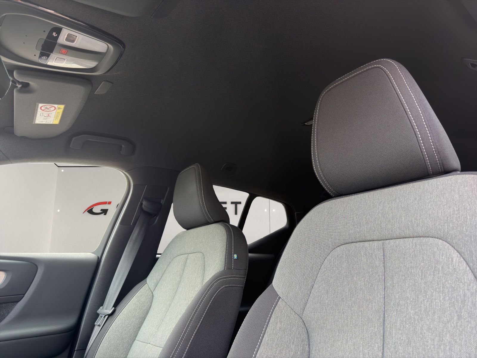 VOLVO XC40 2.0 B4 MH Plus Dark-image-10