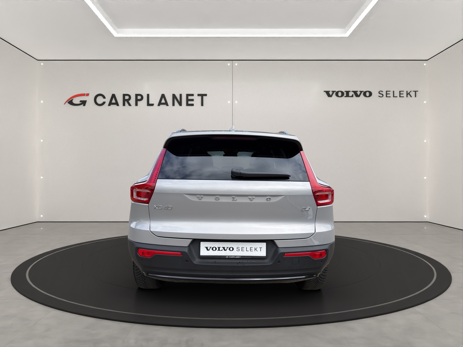 VOLVO XC40 2.0 B4 MH Plus Dark-image-5