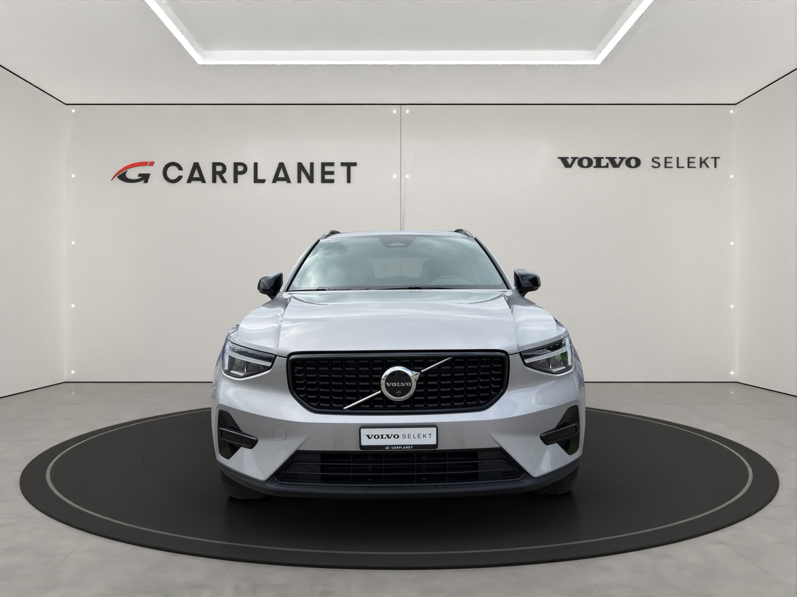 VOLVO XC40 2.0 B4 MH Plus Dark-image-4