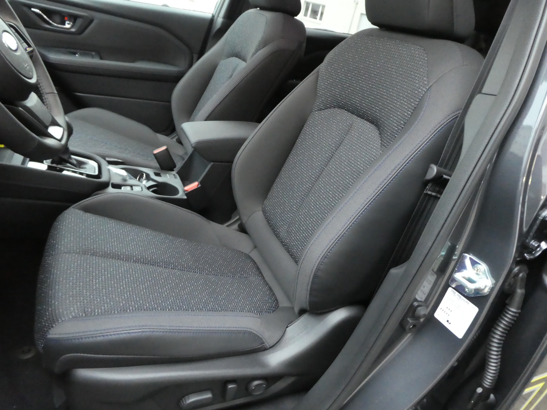 SUBARU Forester 2.0i e-Boxer Swiss Plus Lineartronic-image-10
