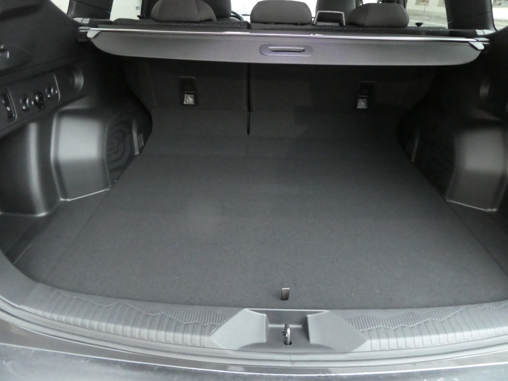SUBARU Forester 2.0i e-Boxer Swiss Plus Lineartronic-image-11