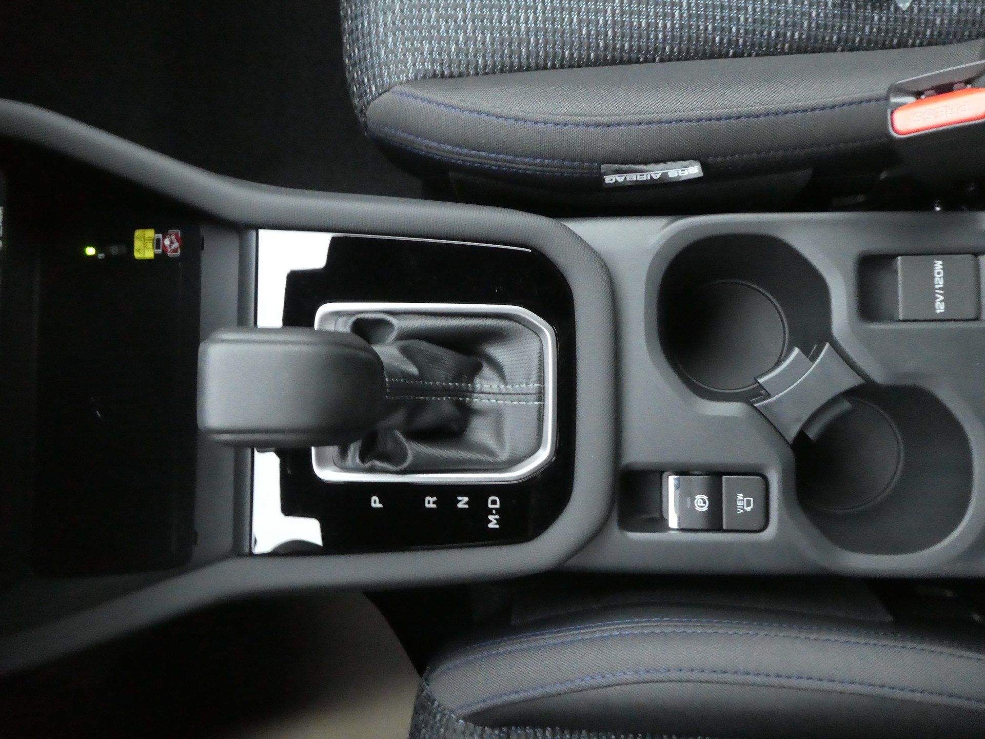 SUBARU Forester 2.0i e-Boxer Swiss Plus Lineartronic-image-13