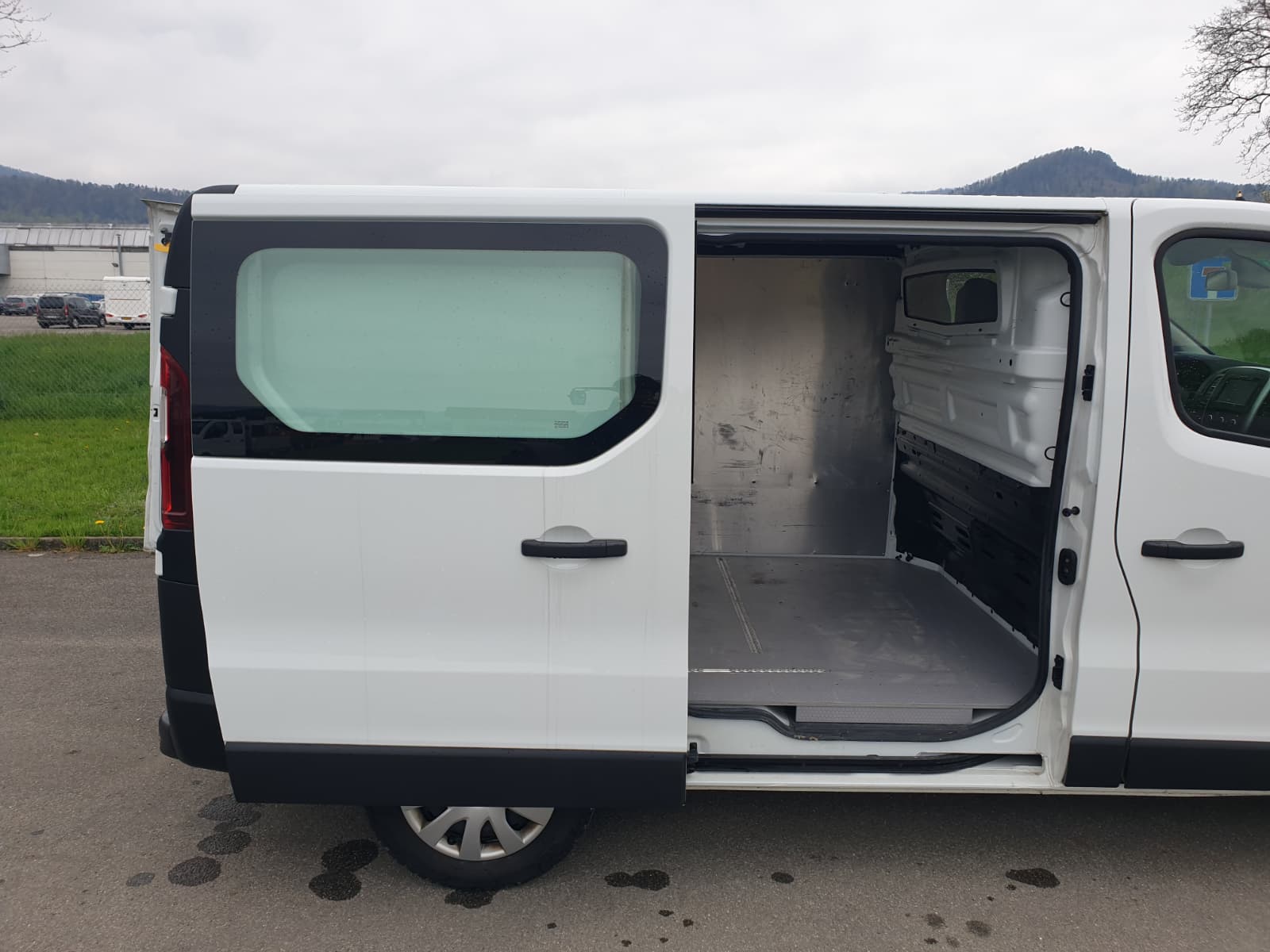 RENAULT Trafic 2.0 Energy dCi 120 3.0t Business L1H1 * 03x Sitze * Navi * LED * Klimaanlage * Tempomat * PDC H- RF-Kamera * Ab MFK-image-8